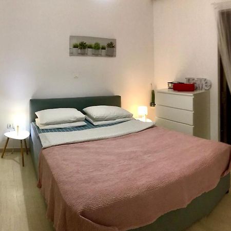 Marina Apartment Луца Экстерьер фото
