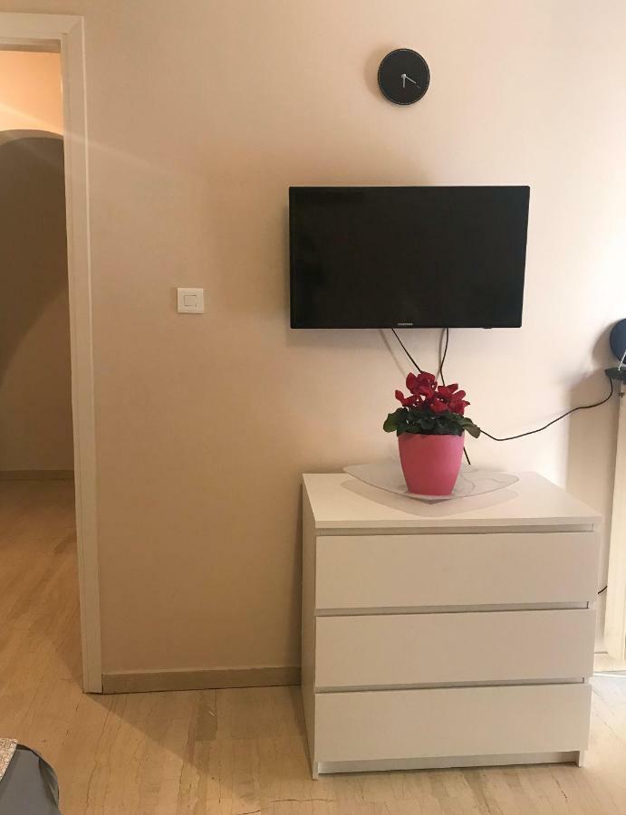 Marina Apartment Луца Экстерьер фото